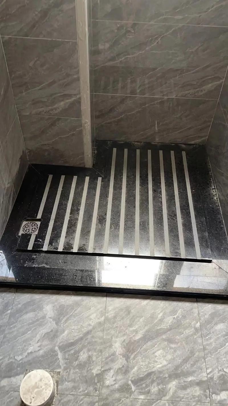 石材淋浴底在衛生間中的應用與加工工藝